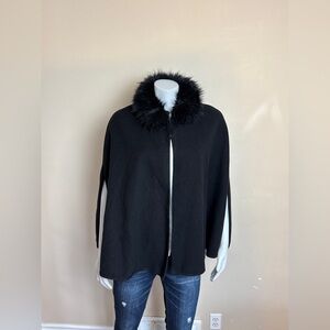 Nordstrom - black cape with faux fur collar. One size. Fits 0-12